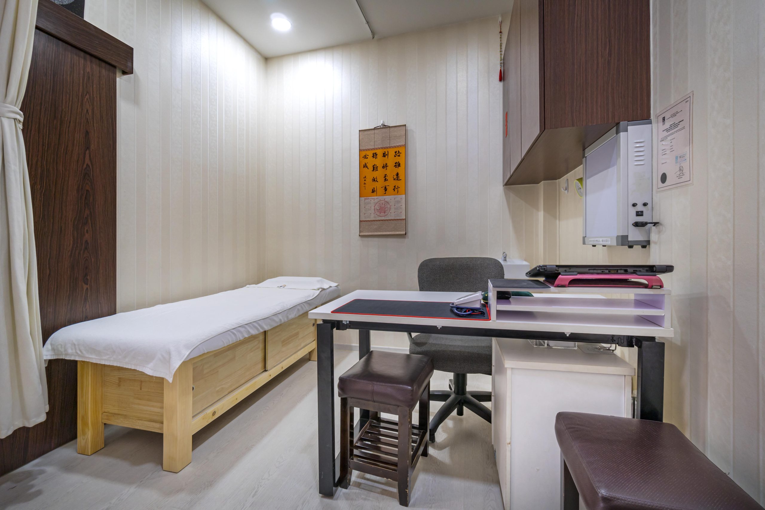 Traditional Chinese pain relief methods